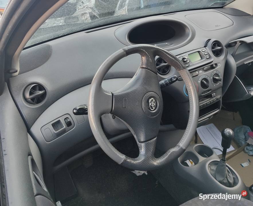 Toyota Yaris maska Żywiec