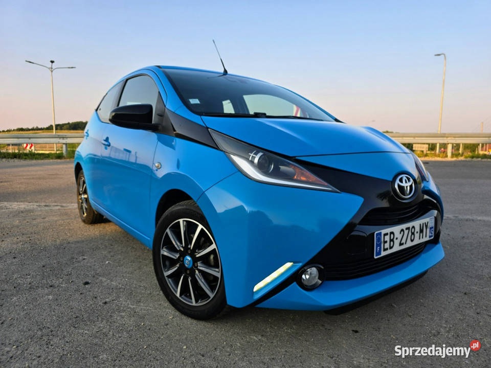 Toyota Aygo Toyota Aygo 10 Wave 2 fabryczny 70KM małopolskie Więcławice Stare