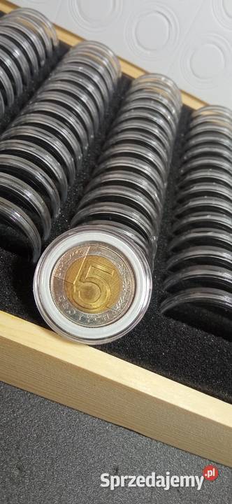 Kapsle na monety 100 sztuk w drewnianej skrzynce Numizmatyka