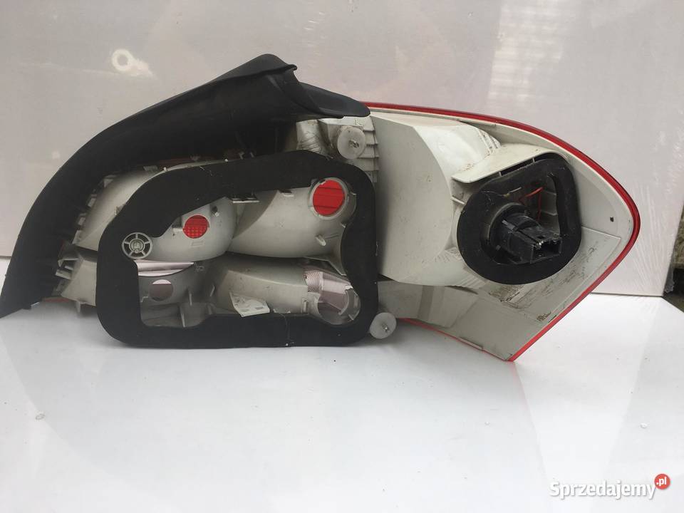 BMW 1 COUPE CABRIO LEWA LAMPA TYŁ Ostroróg