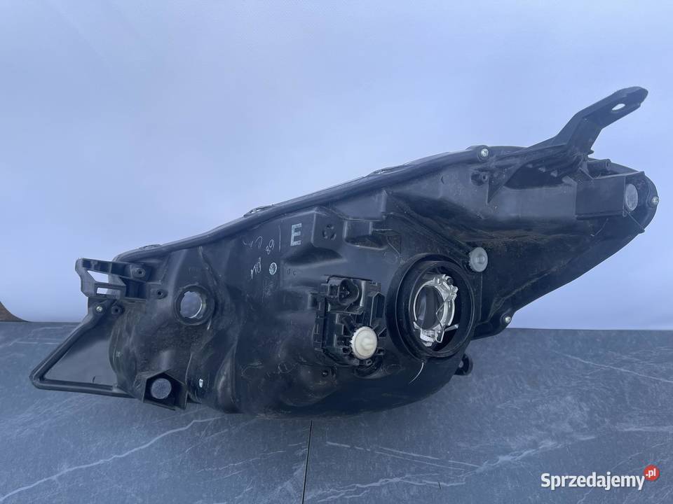 TOYOTA YARIS 3 PRAWA LAMPA PRZÓD prawe Ostroróg
