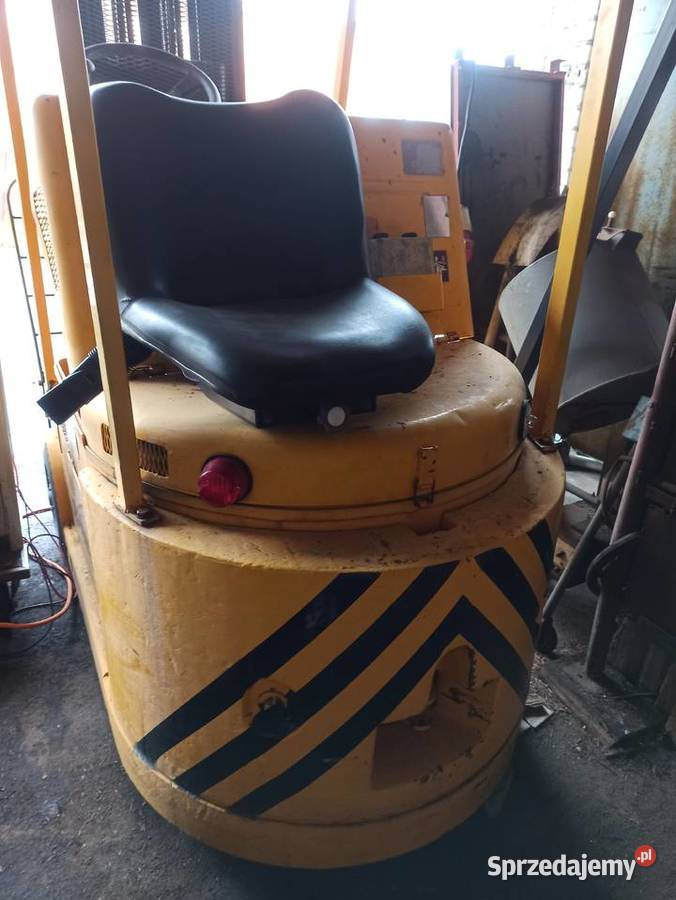Wózek elektryczny widłowy żółty WDT 38409392 Skierniewice