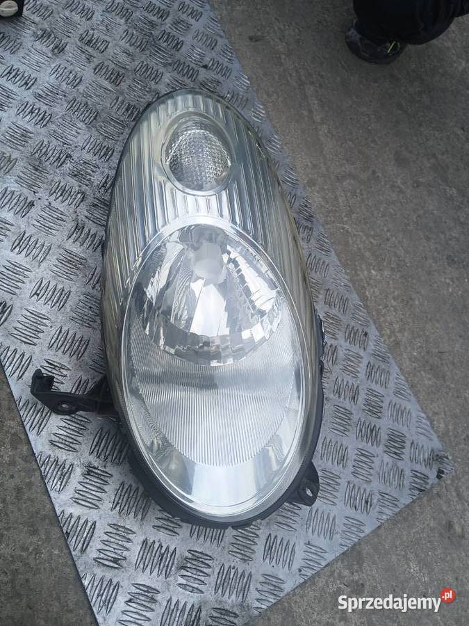 Lampa prawa przednia Nissan Micra K12 III EU Radłów