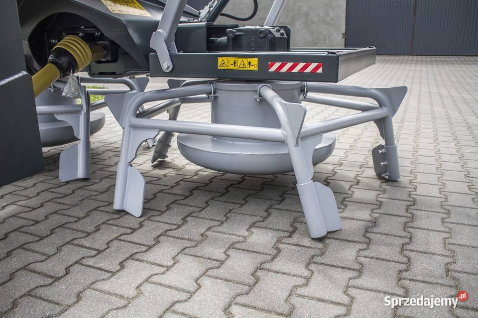 Równiarka do pryzm kiszonki SONAROL Rozgarniacz Limanowa