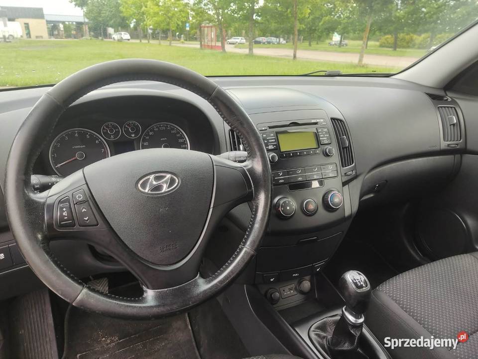 Hyundai i30 2011 14 benzyna 144 przebieg 1400cm3