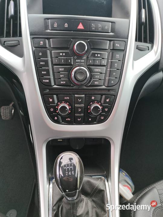 Opel Astra 2014 r nieuszkodzony Smyków