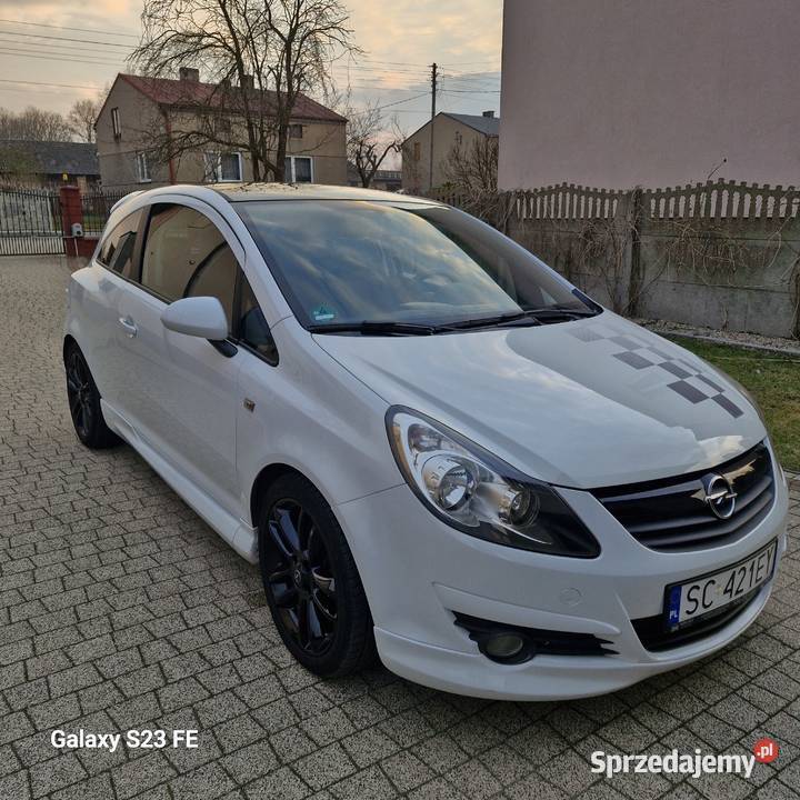 Opel Corsa D 14 Benzyna Pakiet OPC Line Biały garażowany Corsa Częstochowa