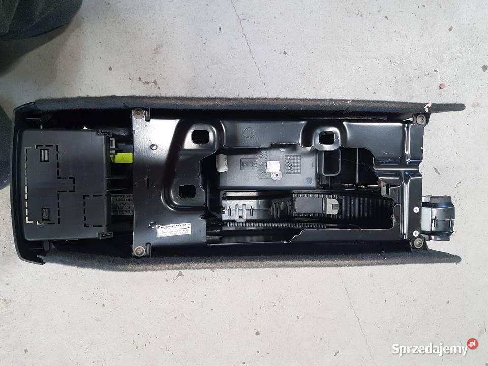 SKODA SUPERB PODLOKIETNIK SKORA KRATKA NAWIEWU Turek