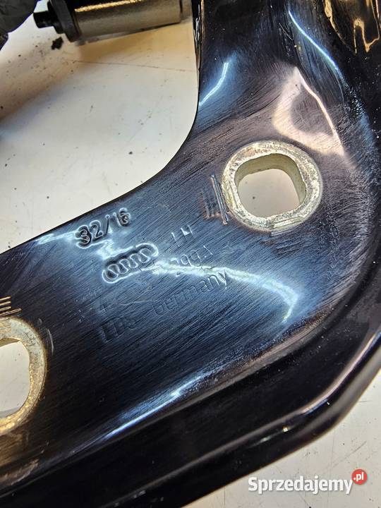 ZAWIAS KLAPY LEWY TYŁ AUDI A6 C7 4G9827299A osobowe Przystajń