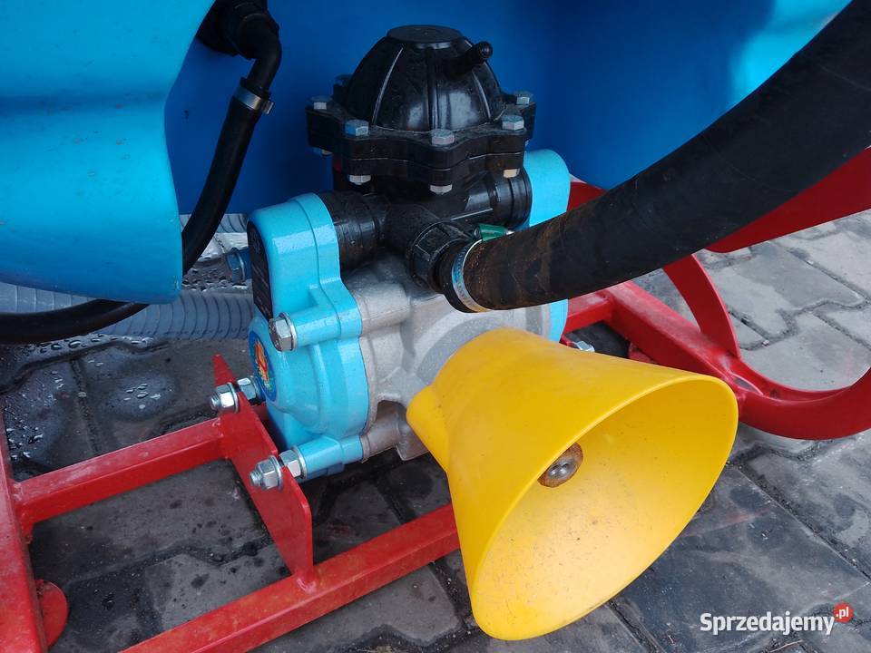 Biardzki opryskiwacz 400l12mkońcówki potrójne Opryskiwacze Krosno