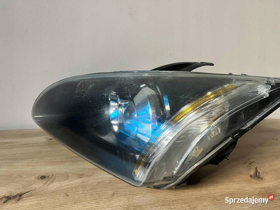 FORD FOCUS MK2 Lampa LEWY przód XENON czarna Lipsko