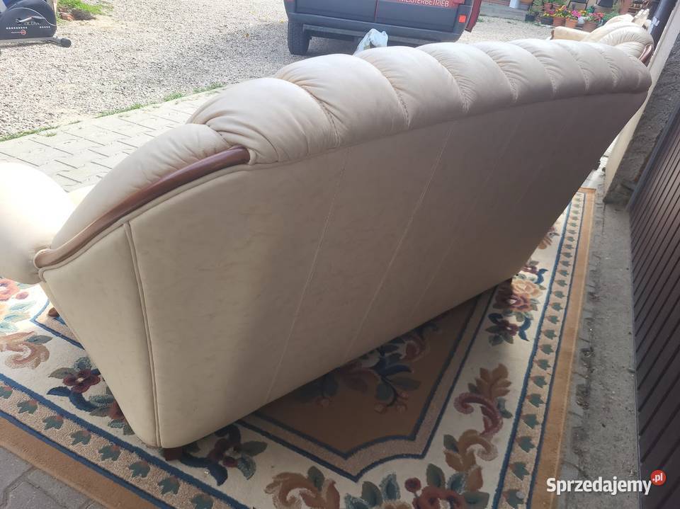 ładny komplet wypoczynkowy włoski ze skóry Sypniewo