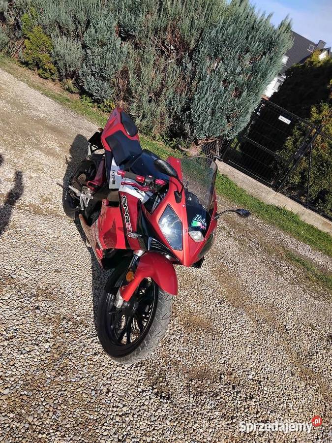 Sportowy motorower Derbi Gpr aktualne 1KM