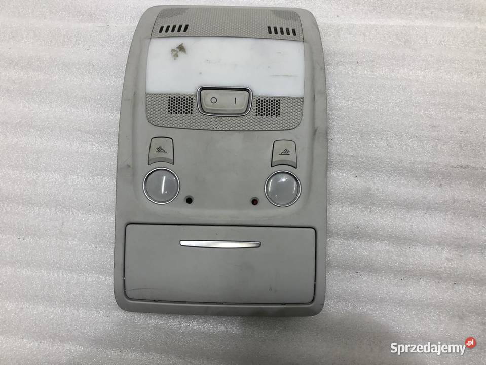 LAMPKA OŚWIETLENIE KABINY AUDI A5 8T 8K0951177 Oświetlenie kabiny Części samochodowe wielkopolskie sprzedam