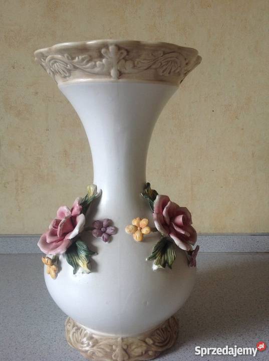 Wazon porcelanowy sygn Capodimonte porcelana