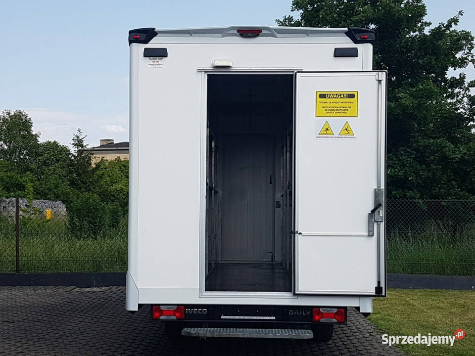 Iveco Daily KONTENER NISKOPODŁOGOWY 443x223x242 bluetooth śląskie Poręba
