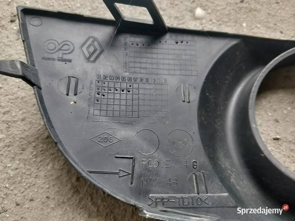 Kratki osłony zaślepki halogenów zderzak Laguna Karoseria