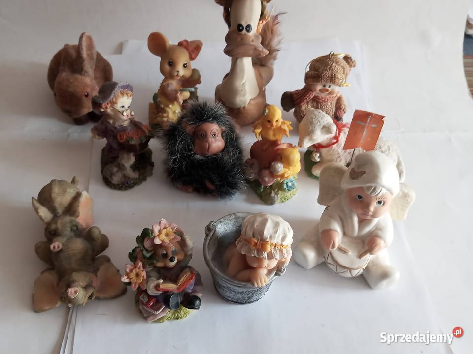 FIGURKI OZDOBY ZESTAW 12 SZTUK Szczecinek