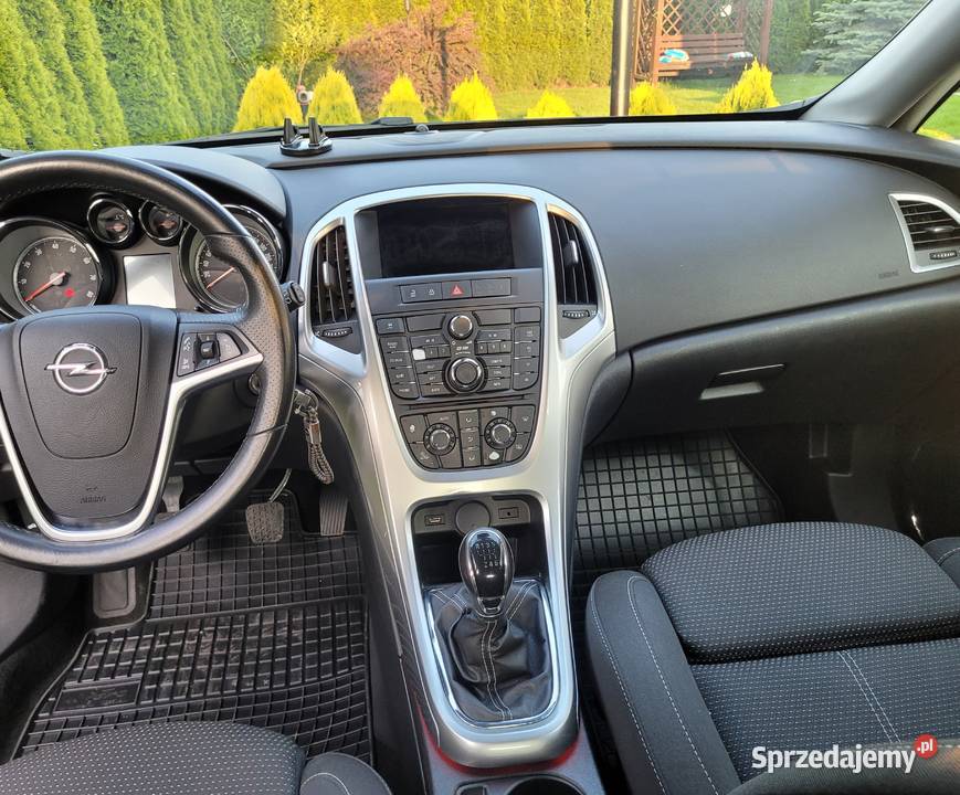 Opel Astra J 14 Turbo 140 2011 ABS Przasnysz