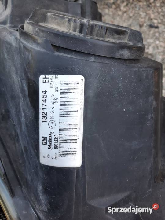 Lampa prawa przednia Opel Corsa D 4 GSi 16 Turbo osobowe Radłów