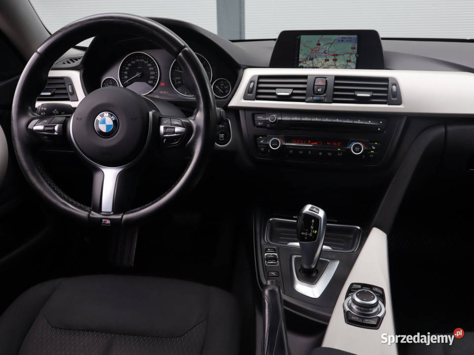 BMW 4 Gran Coupe 420d światła przeciwmgielne