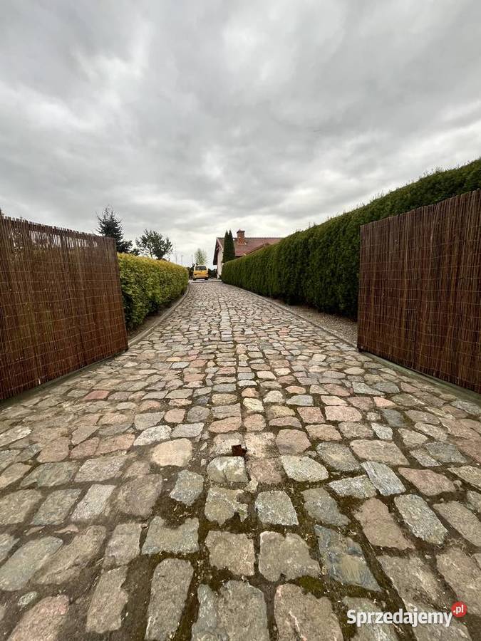 Dom parterowy wolnostojącytwoja enklawa spokoju 1800m2