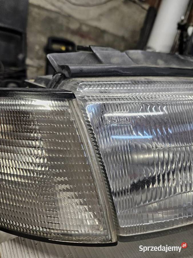 Audi a4 b5 lampy przód przedlift Stubno
