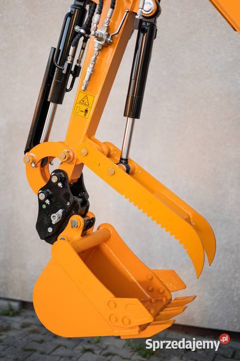 18002000 Minikoparka 18t 2t silnik KUBOTA Rok produkcji 2025 łódzkie Blok Dobryszyce