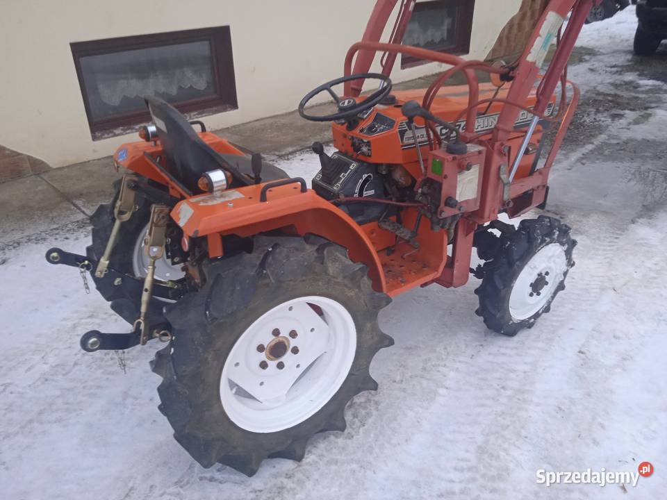 Traktor 4x4 z turem hinomoto c174 Sękowa