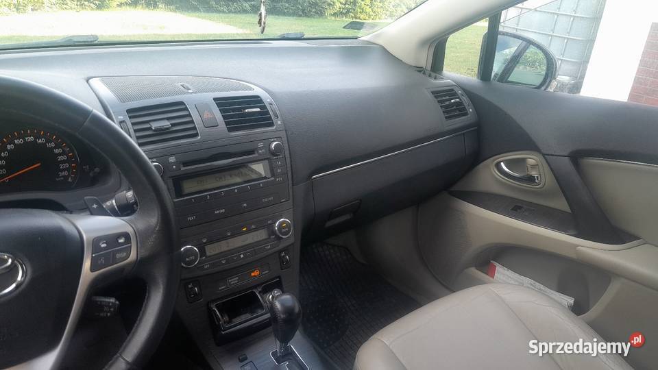 Toyota avensis Rok produkcji 2011 Samochody osobowe Wierzchno sprzedam