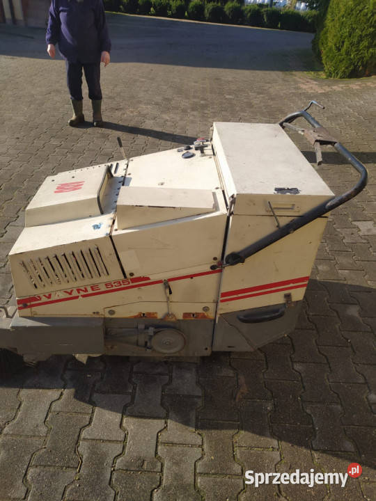 Zamiatarka samojezdna spalinowa do kostki betonu Piękna Góra