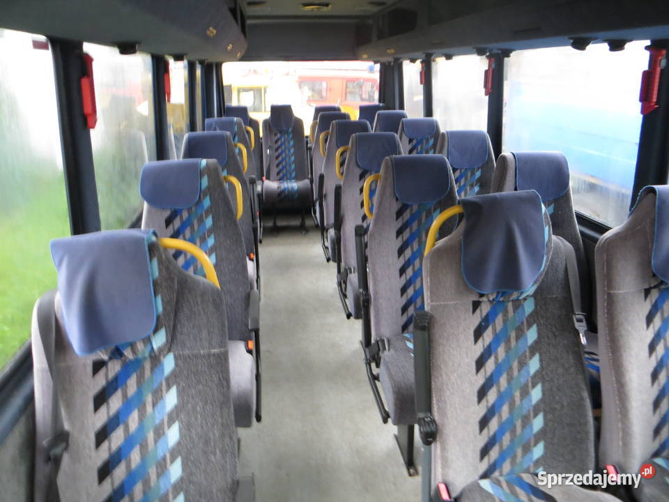 AUTOBUS MERCEDES VARIO 814 Z WOJSKA NISKI Autobusy i minibusy Wąchock