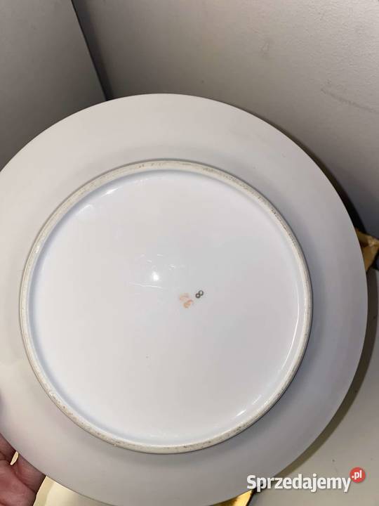porcelanowe dwa talerze z kwiatami z sygnatura 2 małopolskie Kraków