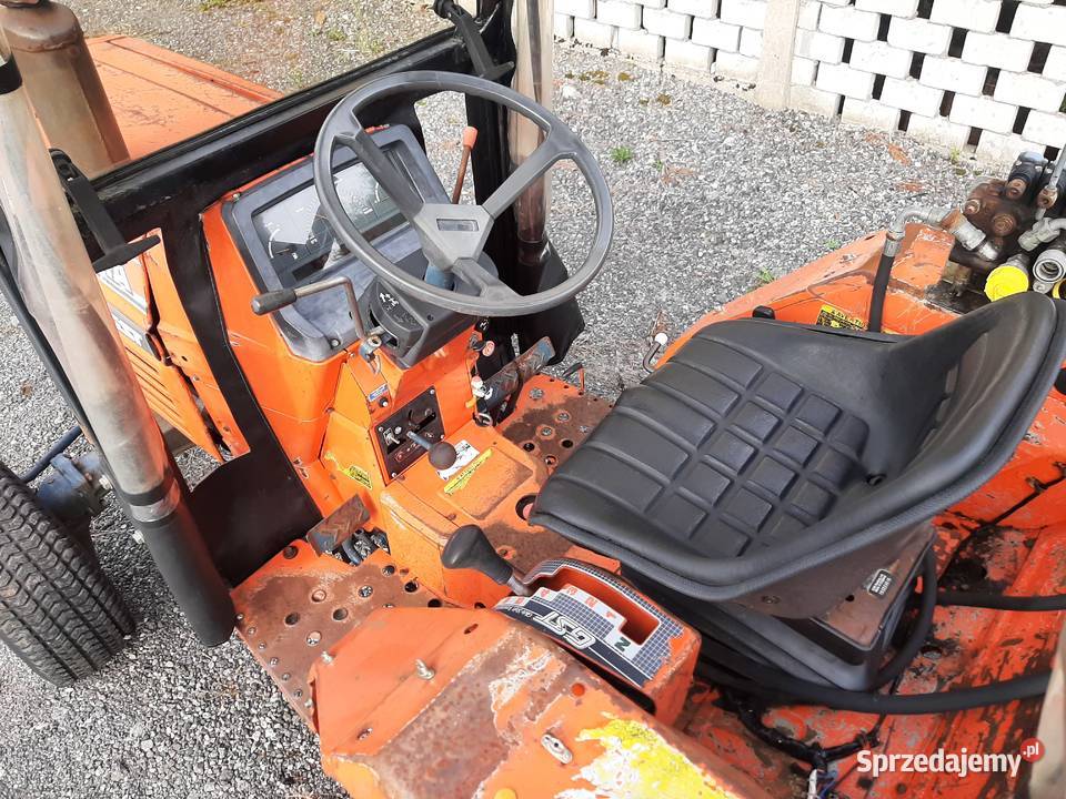 Ciągnik ogrodniczy ogrodowy Kubota L2550 30 sprzedam