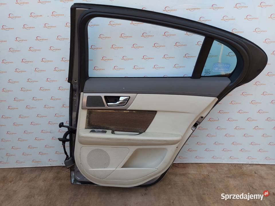 JAGUAR XF 30 TDV6 10r drzwi prawe tył 130 Kielce