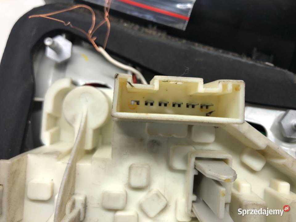 LAMPA TYŁ LEWA BMW E90 Hatchback 0412 ŚWIATŁO osobowe