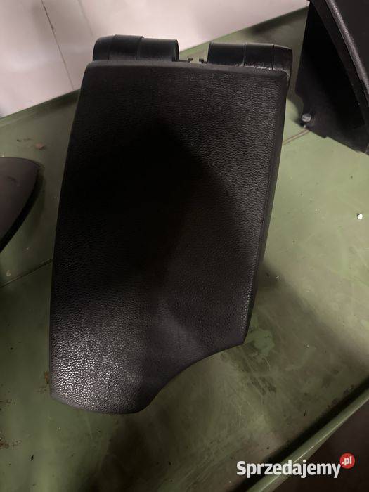Podłokietnik Schowek Bmw E88 E87 E82 E81 Pozostałe wielkopolskie