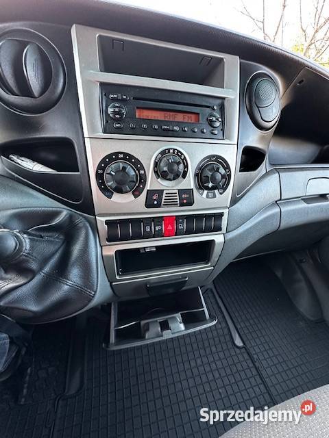 Iveco DAILY 35S13 L3H2 240 KLIMA DUŻYM SERWISIE radio / CD dolnośląskie Kłodzko