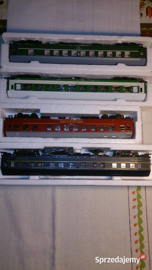 ROCO H0 187 osobowy sypialny PKP Chopin nocny Warszawa