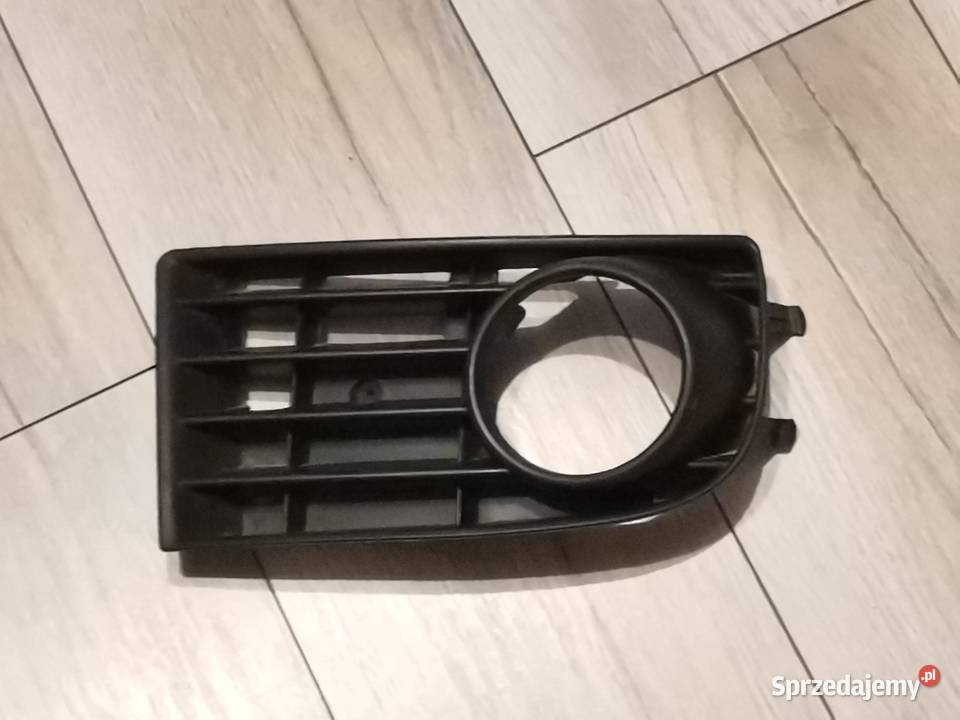 VW GOLF V 0309 PRAWA KRATKA ATRAPA HALOGENU wielkopolskie Międzychód