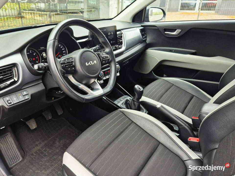 Kia Stonic 10 100 6 MT Wersja L Salon manualna