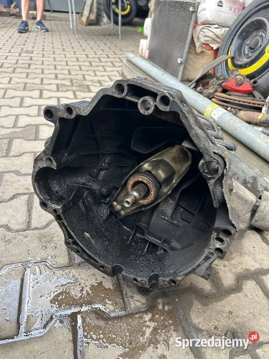 Skrzynia biegow passat b5 19 tdi osobowe Wrząsowice sprzedam