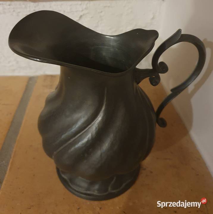 Stary dzbanek secesyjny ciemny metal sygnowany Lublin