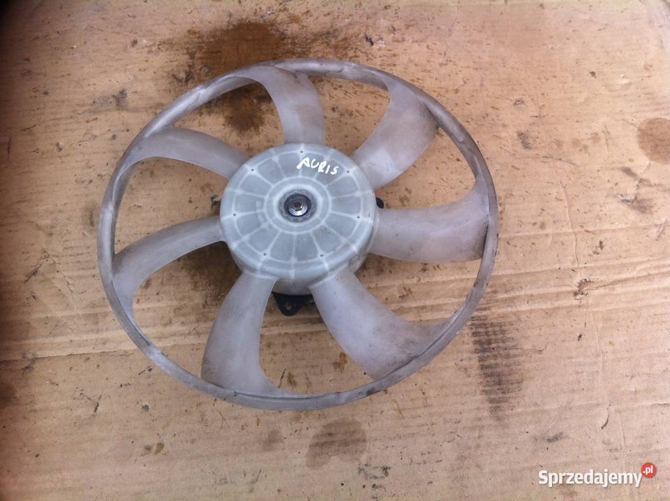 Wentylator chłodnicy Toyota Auris Prius Hybrid Układ chłodzenia pomorskie Czersk