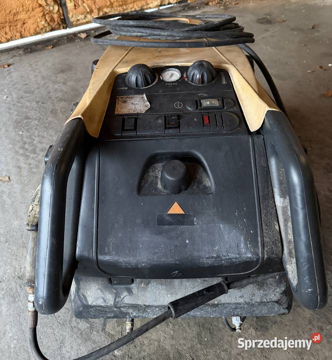 Myjka ciśnieniowa na gorącą wodę Ostrowik