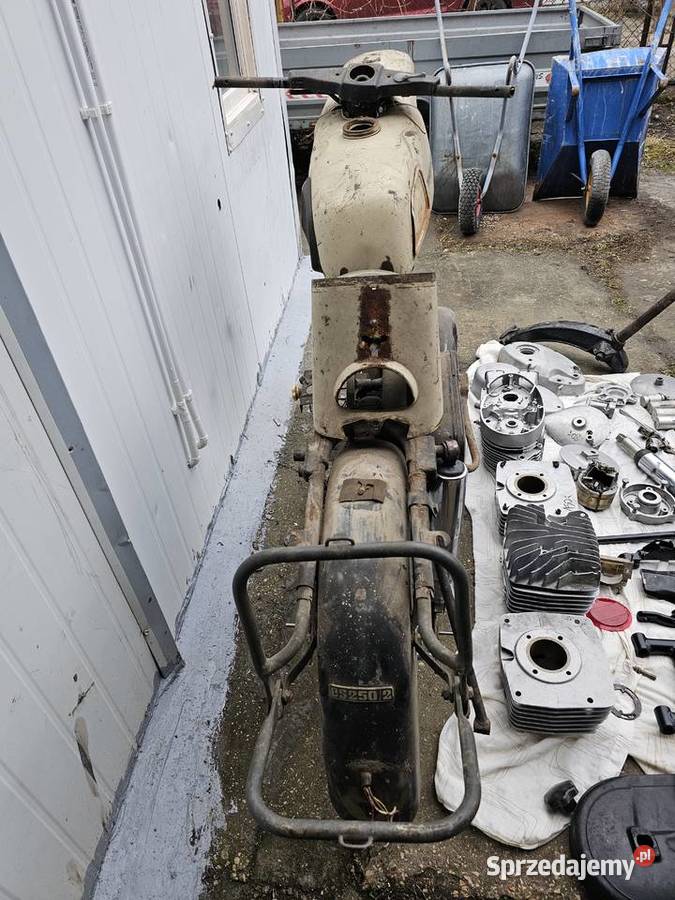 MZ trophy 250 DDR 250 rama części Wysyłka Paketa Wahacze Nowa Dęba