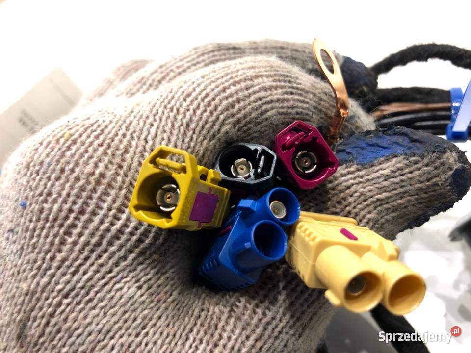 WIĄZKA KLAPY SKODA SUPERB III 3V5972176AC 20 200 osobowe podkarpackie sprzedam