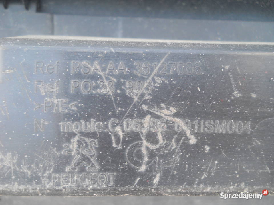 PEUGEOT 308 T9 ZDERZAK PRZÓD osobowe Siechnice sprzedam