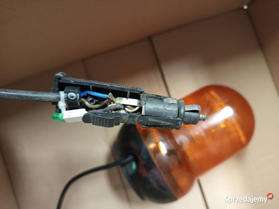 Reflektor ostrzegawczy CNH