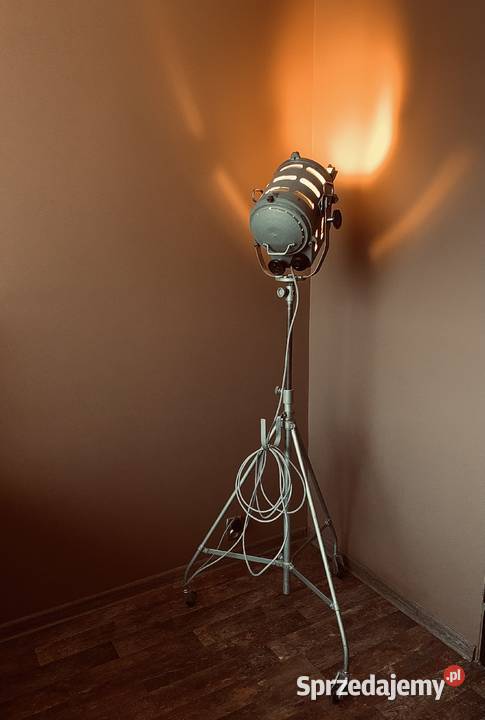 Lampa teatralno filmowa z okresu PRL Vintage Poznań